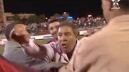 Πρόεδρος «μουντάρει» τον προπονητή! (video)