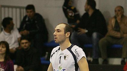 Παραμένει ο Μαντέκας