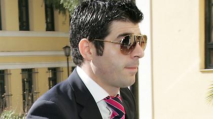 «Θα σφάξουμε εσένα και τα παιδιά σου»