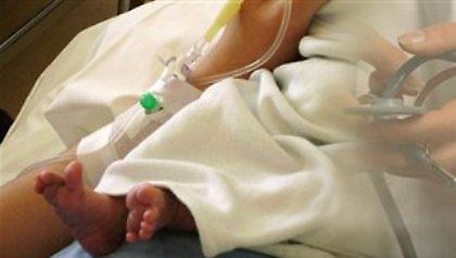 Κόβουν επιδόματα ακόμη και στους τοκετούς