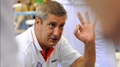 Με Χάτεν ταξιδεύει στην Κύπρο