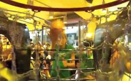 Ο Νοβίτσκι δε χάνει ούτε στο μπάσκετ στα λούνα παρκ (Video)