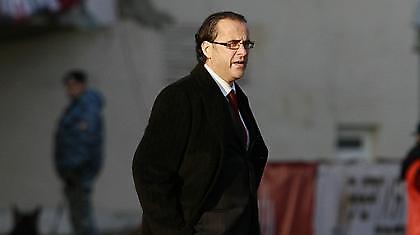 Ο Μπόζοβιτς στον πάγκο της Άμκαρ