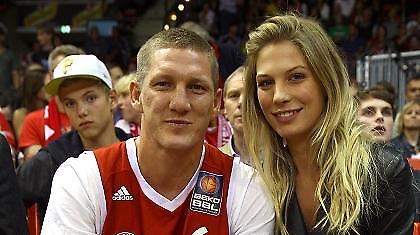 Η μεγάλη στο πλευρό της ανερχόμενης (pics)