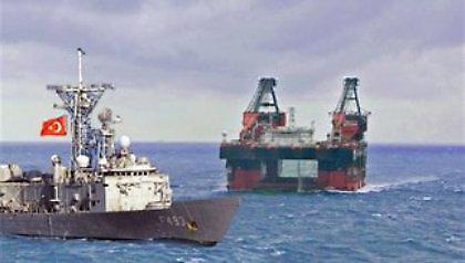 Τουρκική «μέγγενη» γύρω από την Κύπρο