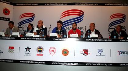 Στην Κωνσταντινούπολη οι «αιώνιοι»