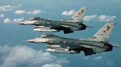 Προκαλεί από αέρος η Τουρκία