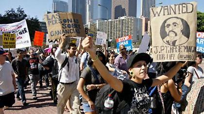 Οι «Αγανακτισμένοι» πήγαν και Λος Άντζελες