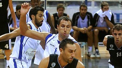 Εκτός οι Ντικούδης, Τσακαλέρης