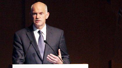 Η... προεκλογική ομιλία Παπανδρέου στο υπουργικό