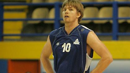 Στην Πολωνία ο Λιούις