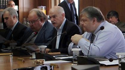 Σοκ στην κυβέρνηση από Τρόικα και Ρεν