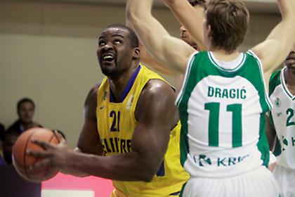 Ασταμάτητος ο «Σόφο», ντεμπούτο για Παπαλουκά