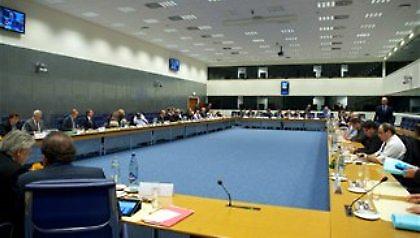 Αναβάλλεται για το Νοέμβριο η έκτη δόση