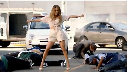 Η Τζένιφερ Λόπες στο βιντεοκλίπ της Fiat