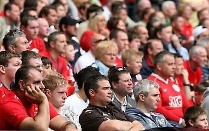 Με 1,960 οπαδούς στο «Ανφιλντ»