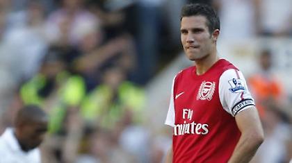 Αναποφάσιστος ο Φαν Πέρσι