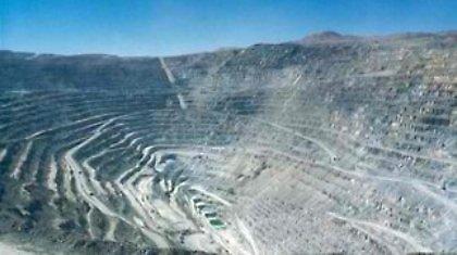 Στην Βουλή το σκάνδαλο της Μήλου