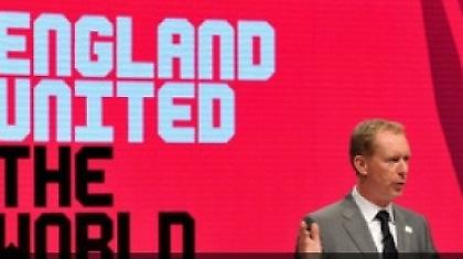 «Ή αλλάζετε ή σας αλλάζουμε»