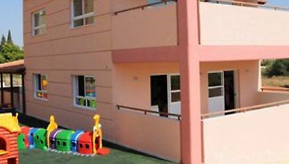 Μετά τα σχολεία κλείνουν και οι βρεφονηπιακοί