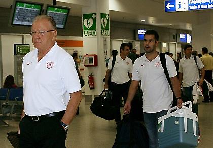 Στη βάση του ο Ολυμπιακός (pics)