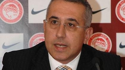 «Απορούμε...»