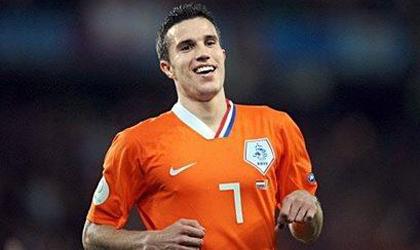 Φαν Πέρσι: «Φαβορί η Ολλανδία για το Euro 2012»