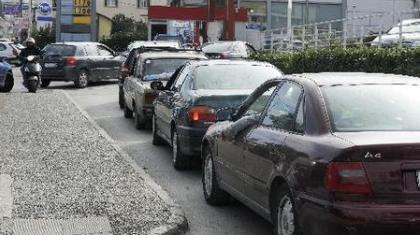 Η Ελλάδα στα βενζινάδικα… αναστενάζει