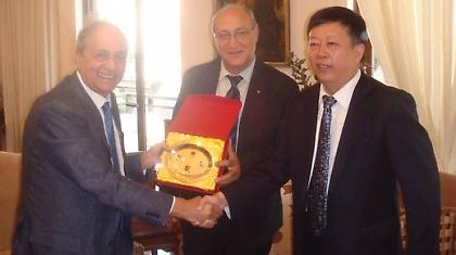 Επίσκεψη των Κινέζων στην ΕΟΕ