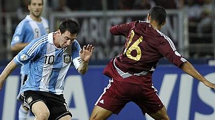 Ήττα σοκ για Αργεντινή, τεσσάρα η Χιλή! (video)