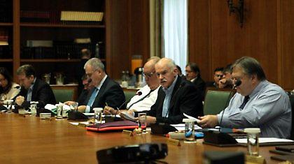 «Έρχεται κούρεμα 35% στο χρέος»