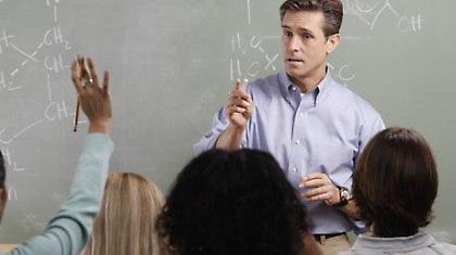 Εκπαιδευτικοί, ελλείψεις και…έλλειμμα