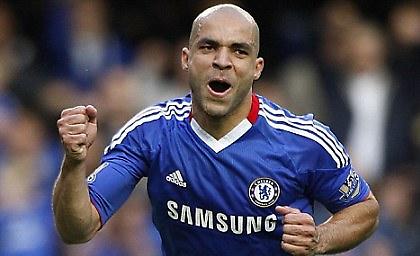 Στο προσκήνιο ο Άλεξ