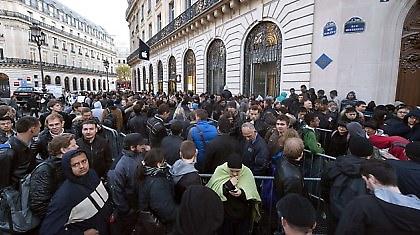 Στην ουρά για 10 ημέρες για το iPhone 4s!