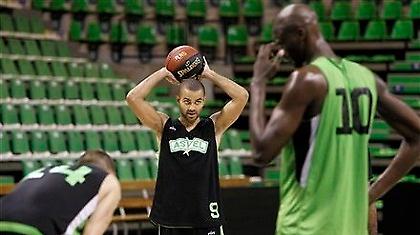 Και ντεμπούτο Τόνι Πάρκερ και ρετρό ΑΕΚ-Ολυμπιακός