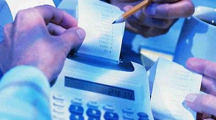 Μας ληστεύουν για να καλύψουν τους πελάτες τους.