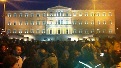 Πιστοί στο ραντεβού οι «Αγανακτισμένοι» στο Σύνταγμα!