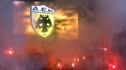 Ξεπρόβαλε… ΑΕΚ!