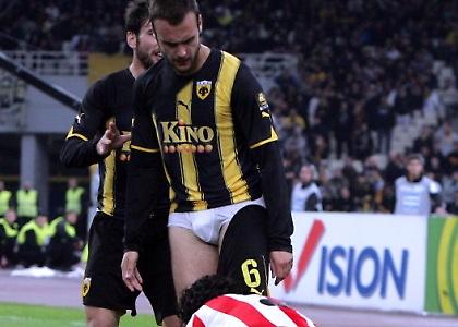 Όταν τα έθνη… «προσκυνούν σώβρακα και φανέλες»!