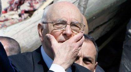 Νέα «επίθεση» του Ναπολιτάνο στον Μπερλουσκόνι