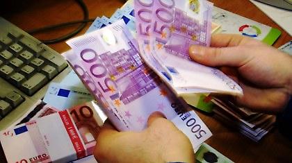 Κρύβουν τις λίστες με τους μεγαλο-«καρχαρίες»!