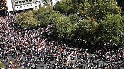 Σε «πολιορκία» η Βουλή