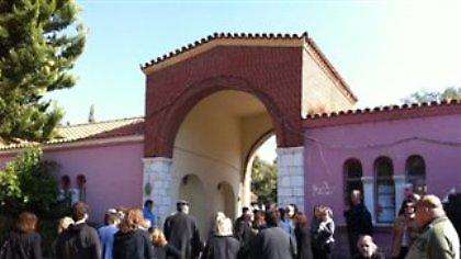 Πλήθος κόσμου αποχαιρετά τον Δ.Κοτσαρίδη