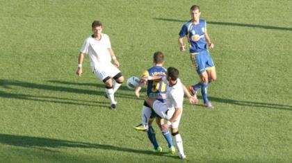 Σπάει την μονοτονία…