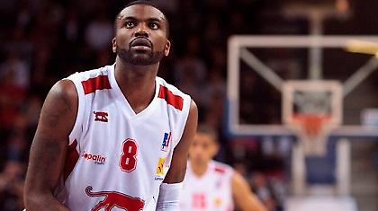 Τρία στα τρία και συνεχίζει