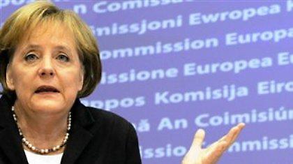 Η Μέρκελ καθυστερεί, ο Γιούνκερ «αγριεύει»...