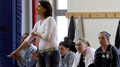 Άνετες νίκες για Πανιώνιο, ΦΕΑ