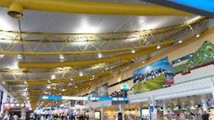 Κατέρρευσε η σκεπή του αεροδρομίου του Φάρο στην Πορτογαλία