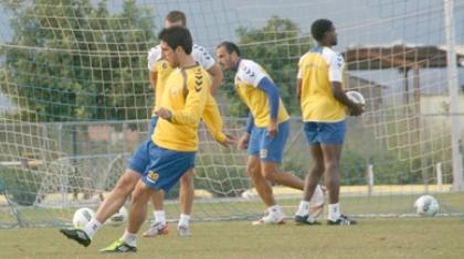 «Πονοκεφαλιάζει» ο Τεννές