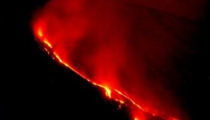 «Ξύπνησε» και πάλι η Αίτνα